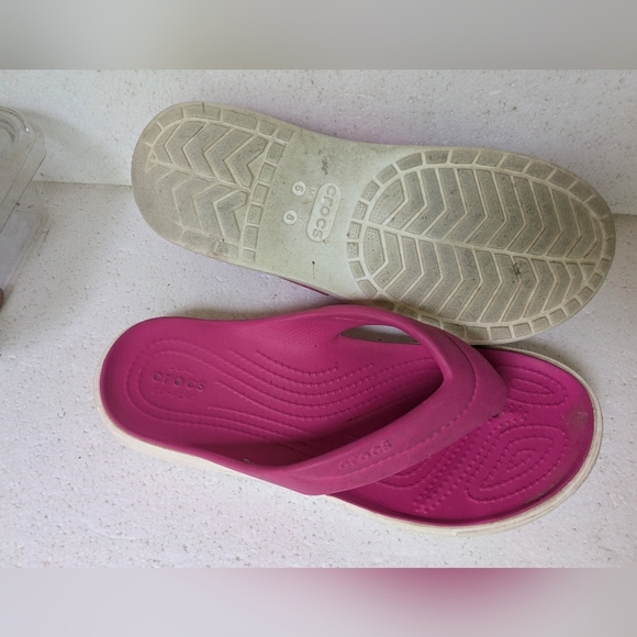 Crocs Pink Flip Flops - Picture 4 of 5